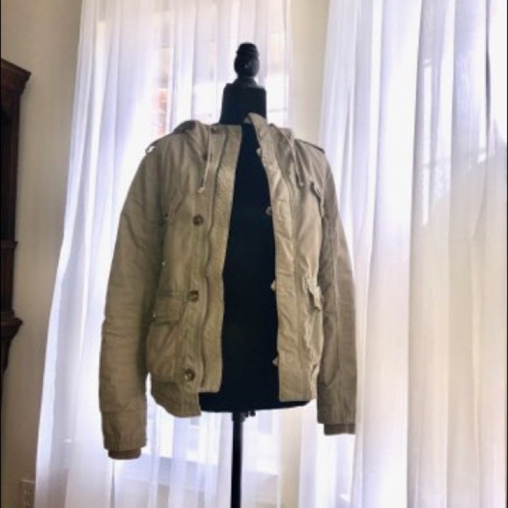 TNA Cozy Green Jacket 💚